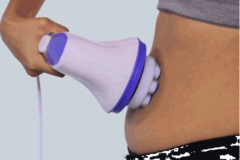 Uso do massageador orbital na perna com creme